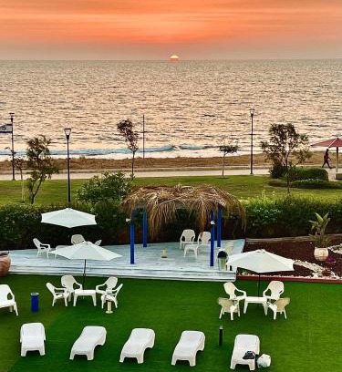 Nahariya Appartement | GW009 Gugel Waves Patio and Pool Seaview Apartment