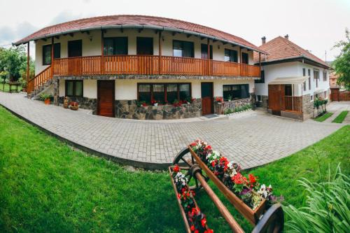 Lupeni Maison | Gyöngyvirág Panzió
