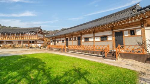 Gyeongju Maison | Gyeongju gampo byeolbit hanok Pension