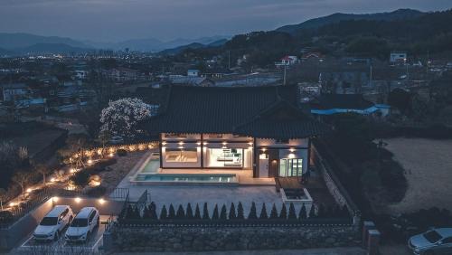 Gyeongju Maison | Gyeongju Raum The Hanok Pool Villa