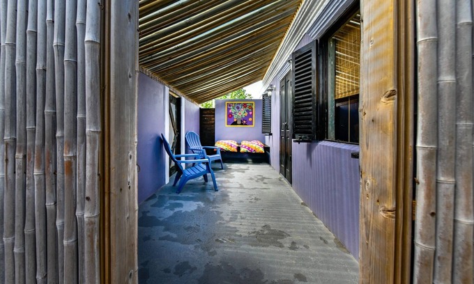 Balashi Copropriété | Gypsy private room at Bed & Breakfast, Mammaloe's Aruba