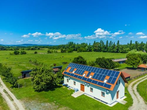Gyulakeszi Maison | Gyulavezér Lovasbirodalma Vendégháza