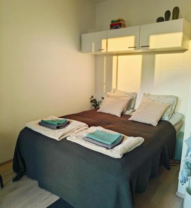 Tampere Appartement | Härmälän Kotoisa - valoisa yksiö - free parking & wifi