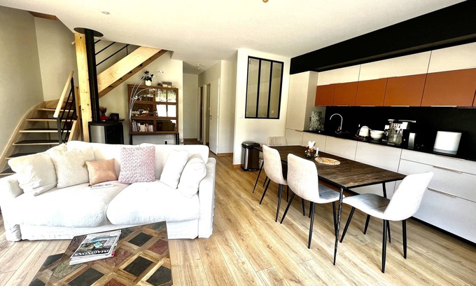 Pailhac Chalet De Ski | Hébergement dans une maison neuve, avec vue imprenable sur les montagnes.