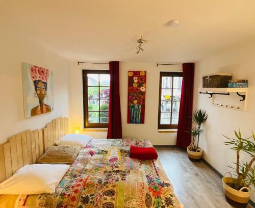 Mirepoix Lit Et Petit-Déjeuner | Hôte Labyrinthe lit 180 cm salle de bain, petit dej compris