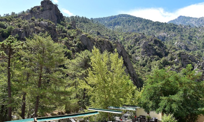 Corte Hôtel | Hôtel Arena Le refuge