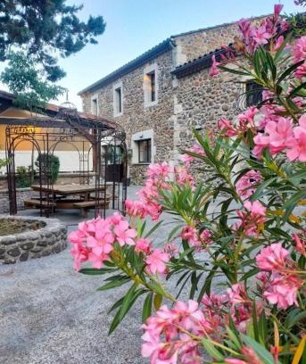 Saint-Maurice-dʼArdeche Hôtel | Hôtel du cros d'Auzon