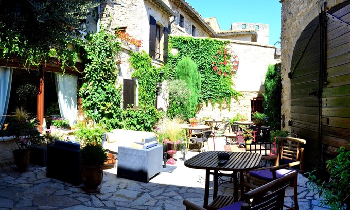 Saint-Laurent-des-Arbres Hôtel | Hôtel Le Saint Laurent