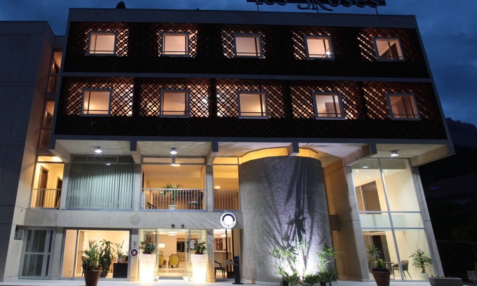 Meylan Hôtel | The Originals Boutique, Hôtel Les Trois Roses, Grenoble Meyla