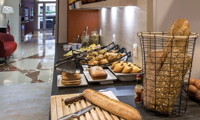 Levallois-Perret Hôtel | Hôtel Mercure Paris Pont de Levallois Neuilly