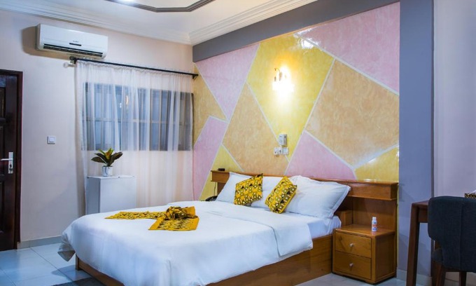 Porto-Novo Hôtel | Hôtel Résidence Santa Claudia