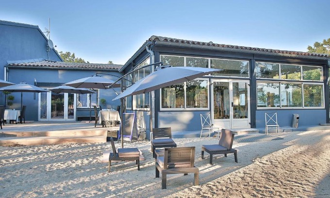 Saint-Christol Hôtel | Hôtel Restaurant Les Lavandins
