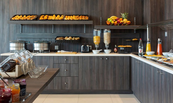 Plaisir Hôtel | Hôtel Roi Soleil Prestige Plaisir - St Quentin