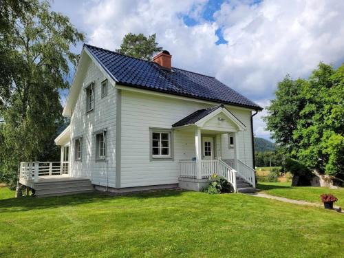 Torsby Villa | Högåsen ett bekvämt sjönära boende i Torsby