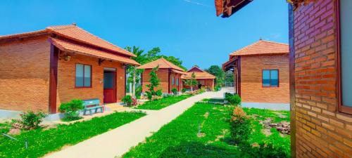 Quan Tom Hôtel | Hương Rừng Nam Cát Tiên
