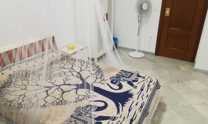 Bollullos de la Mitacion Appartement | Habitacion Matrimonio "namasté" Individual, con Cama de 135, Exterior con Todo