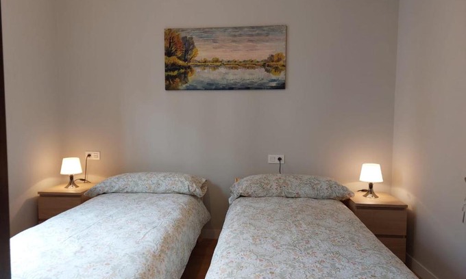 Iralabarri Maison | Habitación en apartamento con zonas comunes compartida H2