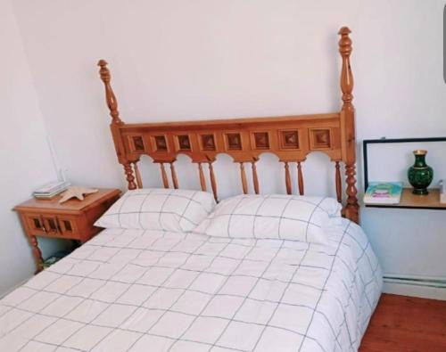Cabezon de la Sal Maison | Habitación pensión Tolima - baño compartido