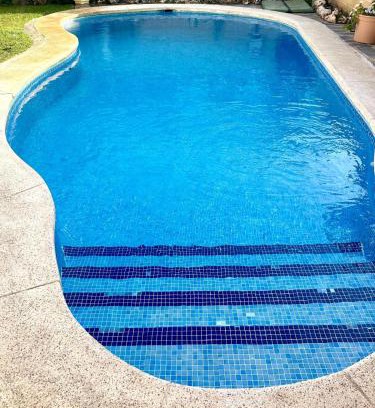Azuqueca de Henares Appartement | Habitación,Piscina y Jardín