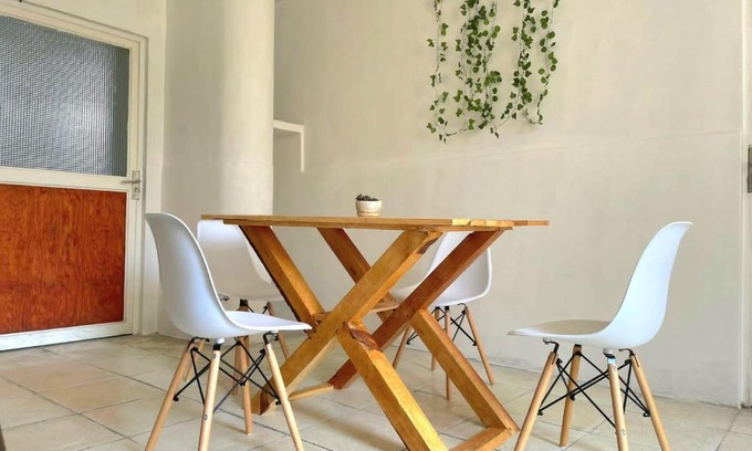 Atlixco Maison | Habitación privada en edificio céntrico (amarillo)