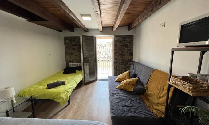 Biescas Maison | Habitaciones Para 9 Personas en Centro de Biescas
