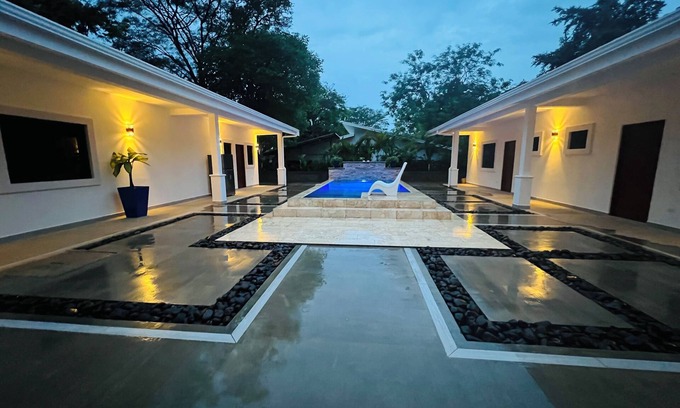 Playa Colorado Maison | Hacienda Iguana 3 brm 4 bath private house w/pool steps away from Beach club