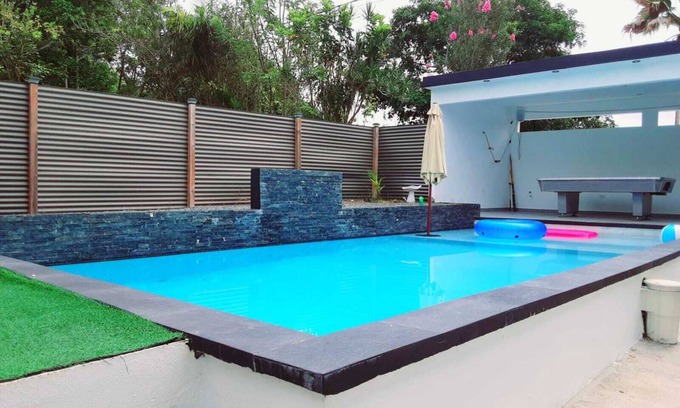 Ciales Maison | Hacienda los gemelos w/Pool, pool table & Wi-Fi, & beautiful contryside setting.