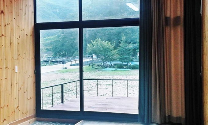Hwagae Maison | Hadong Jayeoneuro Pension