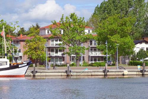 Lauterbach Appartement | hafennahe Penthousewohnung mit Meerblick - Hafenresidenz Lauterbach FeWo 2-7