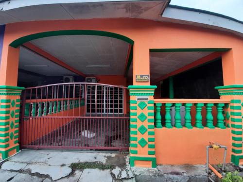 Bota Maison | HAIDA'S HOMESTAY Seri Iskandar, Perak