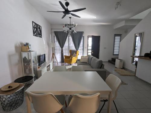 Kuala Langat District Station Balnéaire | Halaman Homestay, Bandar Mahkota Banting