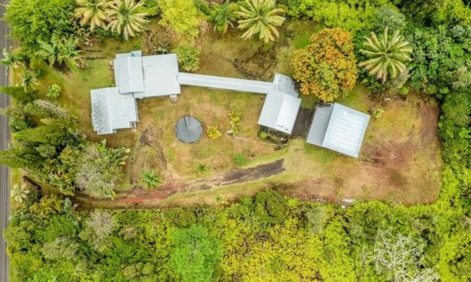 Keaau Maison | Hale Hialoa: Entire Property, 4 Homes, 8 Beds, 1 acre in HPP