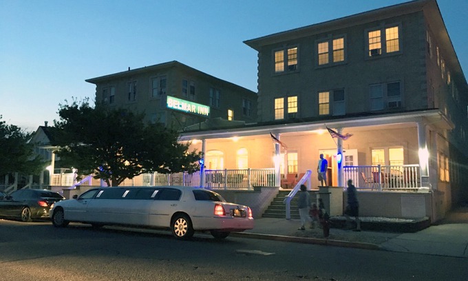 Wall Hôtel | Half Block from Belmar Beach!!
