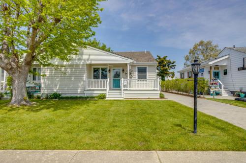 Village Green Maison | Half-Mi to Beach Cape May Getaway with Deck and Yard!