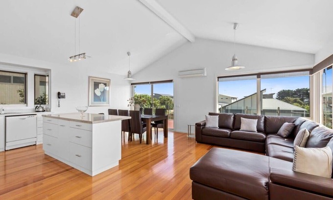 Indented Head Maison | Half Moon Bay Hideaway: 1 min walk to foreshore