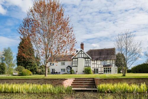Nantwich Maison | Hall O'Coole
