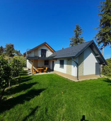 Majsperk Maison | Haloze na dlani - Haloze in your hand, hiša s pogledom na hribe - a house vith a view of hills