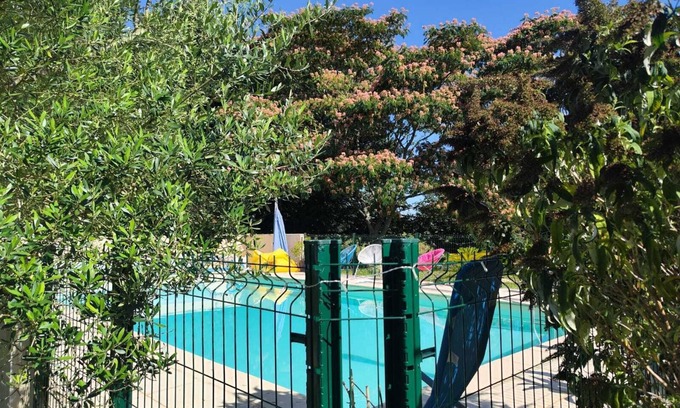Chaniers Lit Et Petit-Déjeuner | Halte dans un espace parental à 5mn de Saintes ou 1/2h de Royan!