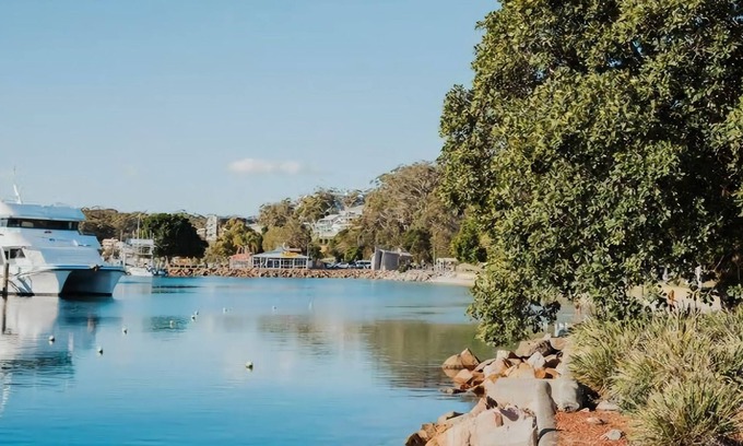Corlette Maison | Halyard Beach Haven Dive into Bliss