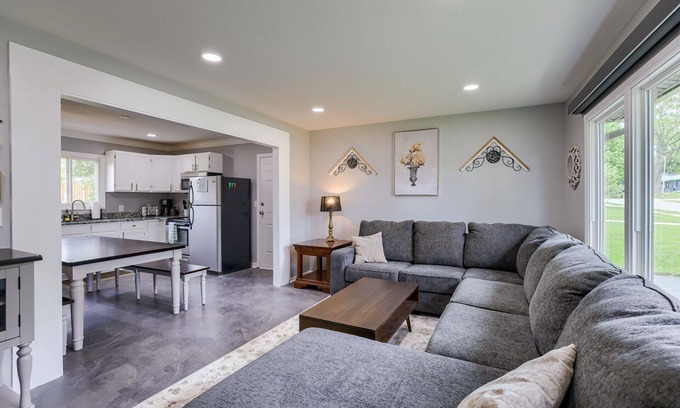 Omaha Maison | Hamilton in heart of Omaha! Multi family and group friendly! The perfect space!!