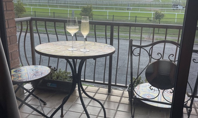 Broadmeadow Maison | Hamilton South - Views of the Race Track - Pet Friendly - 2km to Bar Beach