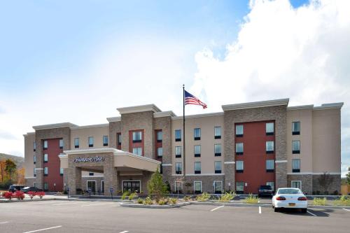 Painted Post Hôtel | Hampton Inn Corning/Painted Post