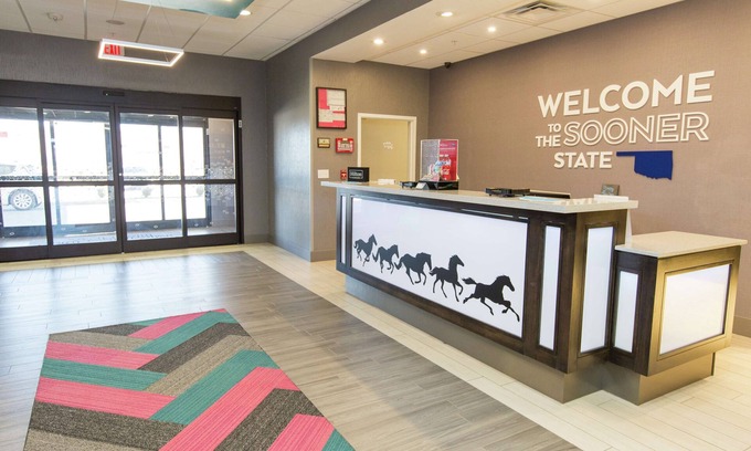 Mustang Hôtel | Hampton Inn Mustang