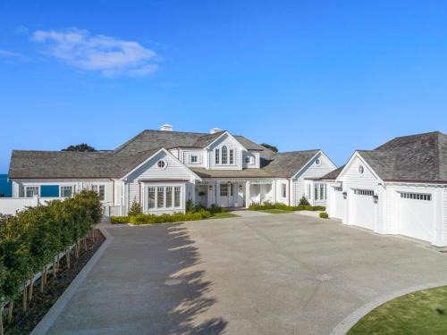Campbells Bay Maison | Hampton on View Luxury Clifftop in Campbells Bay