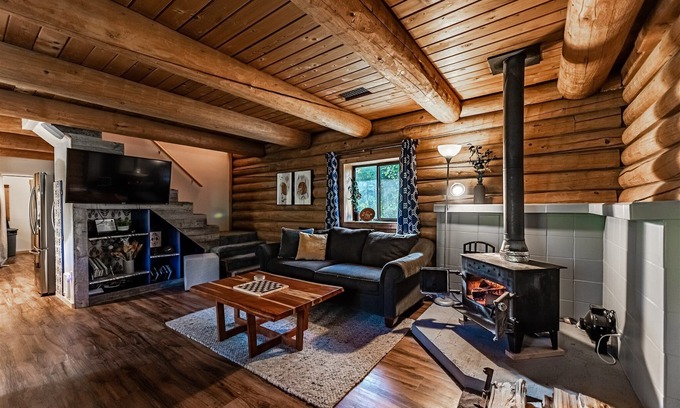 Superior Cabine | Handmade Scandinavian Mountain House Fire-Sauna