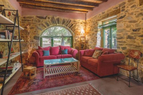 Agía Eiríni Maison | Hani Kastania - Chania retreat for families and groups for holidays and workshops