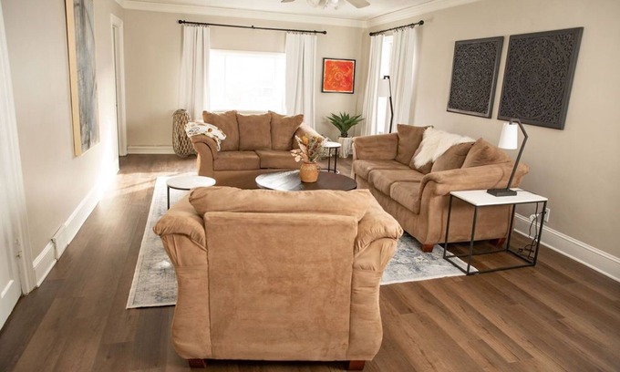 Warsaw Appartement | Luxury Main Street Apartment located in Downtown Warsaw