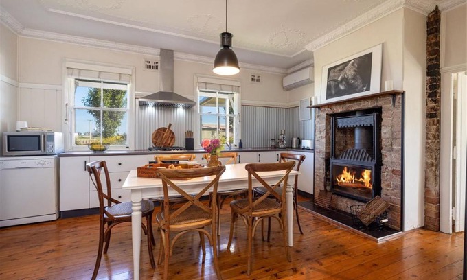 Bolong Maison | Hanigans Cottage