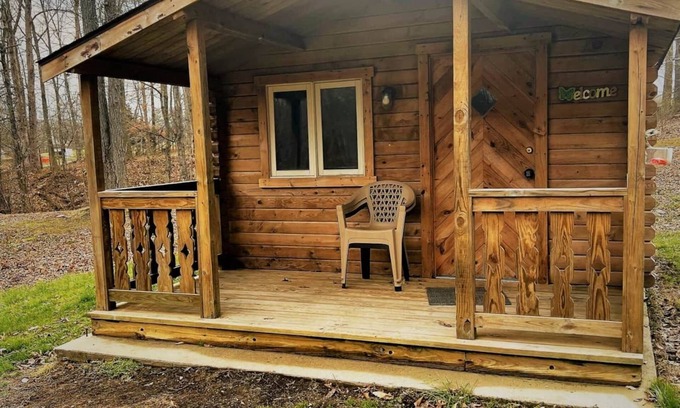 Helmsburg Cabine | Cabine-lit 1, pas de salle de bain, accès au pavillon de douche