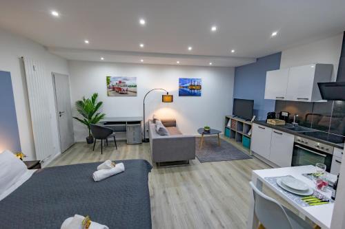 Wolfsburg Appartement | HANNIBAL - Design Studio-Apartment Tulpe 9, Parkplatz, Küche, HighSpeed-WLAN